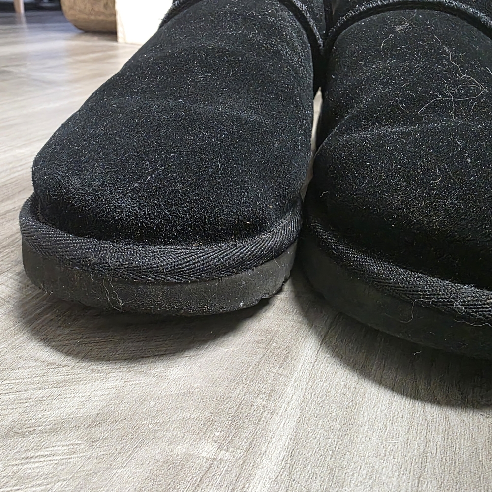 UGG Classic Slippers - Picture 2 of 7